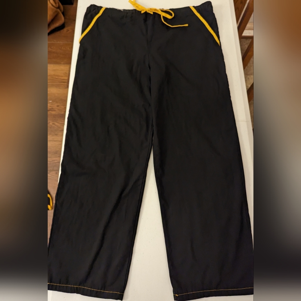 𝅺NFL Team- Pittsburgh Steelers scrub set